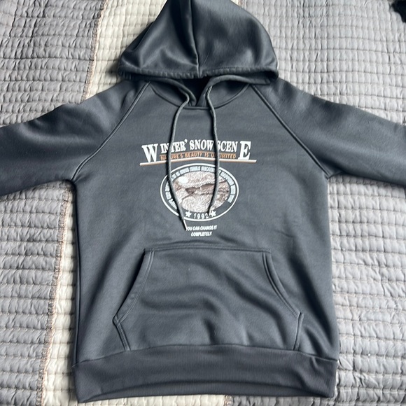 Grey Winter snow scene hoodie - Picture 1 of 4